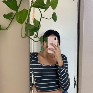 Long sleeve striped crop top